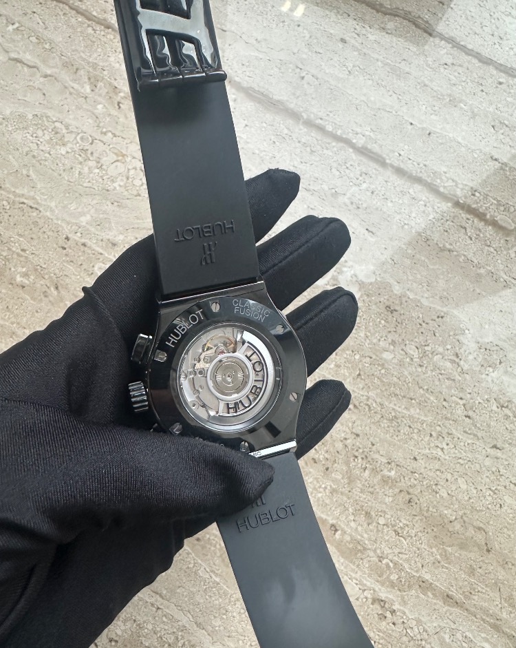 Часы Hublot Classic Fusion Black Magic 525.CM.0170.RX