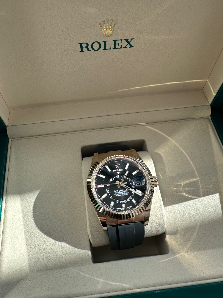 Часы Rolex SKY-DWELLER 42MM YELLOW GOLD 326238-0013