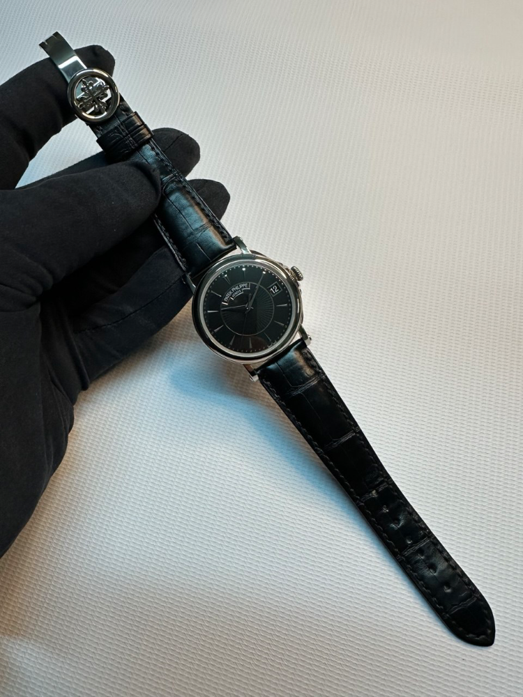 Часы Patek Philippe Calatrava 5153G-001