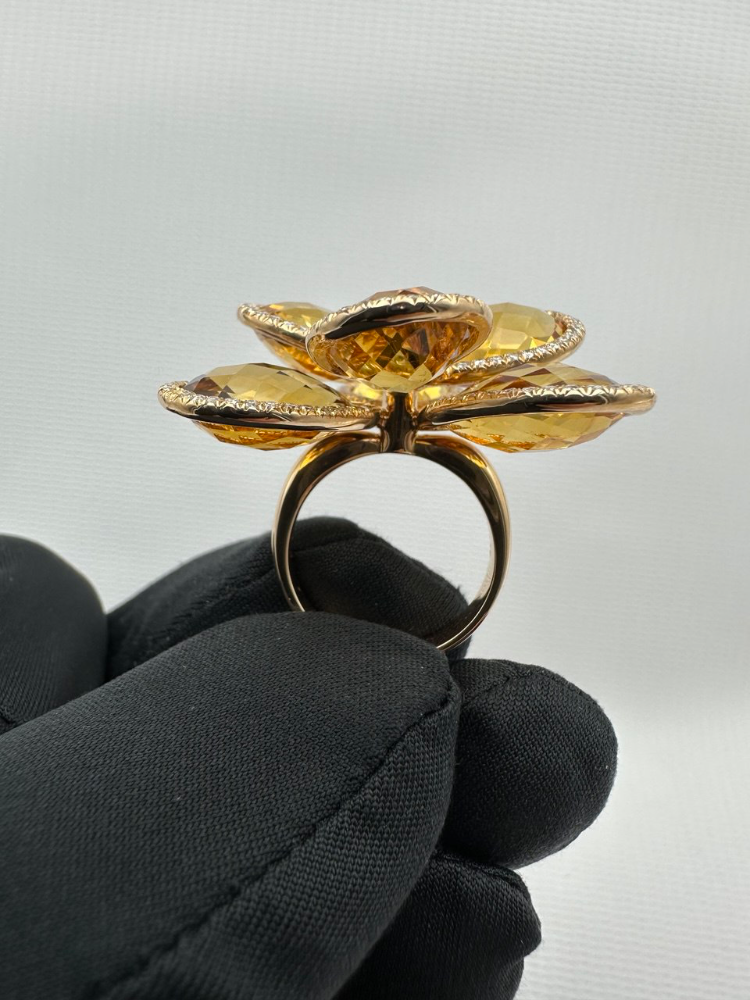 Кольцо No name с цитринами и бриллантами.