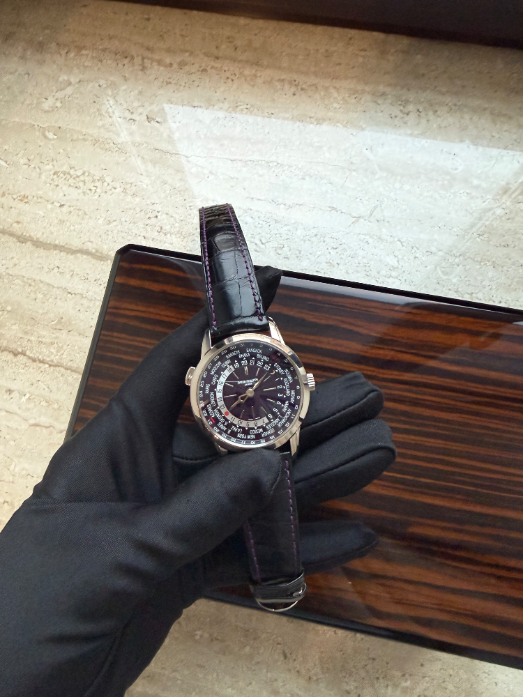 Часы Patek Philippe COMPLICATED WATCHES WORLD TIME 5330G-010