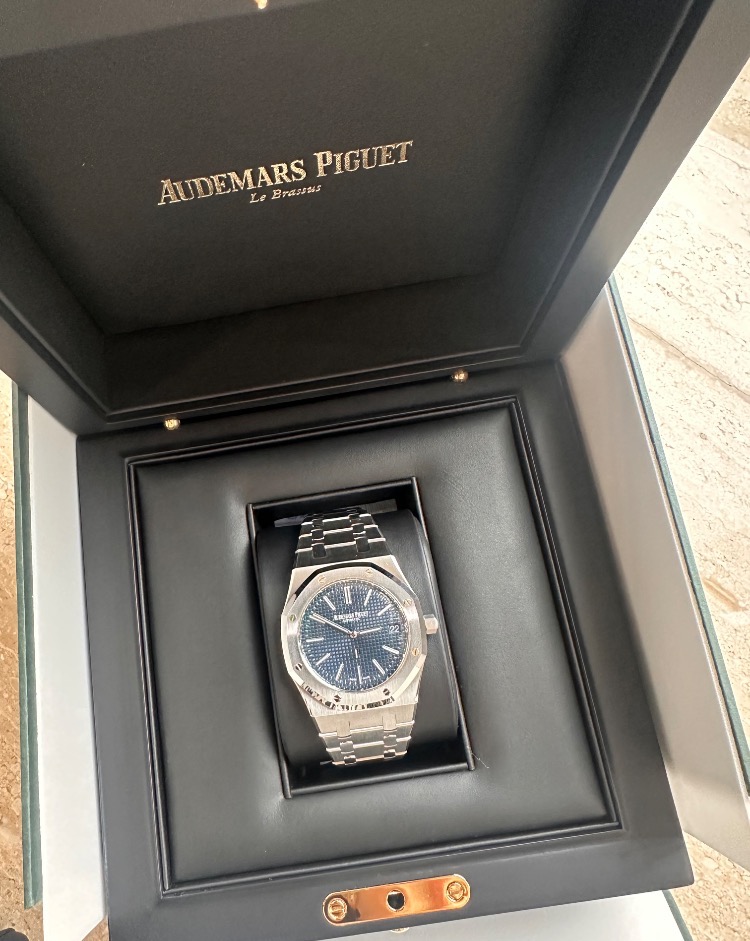 Часы AUDEMARS PIGUET ROYAL OAK JUMBO EXTRA-THIN 16202ST.OO.1240ST.02
