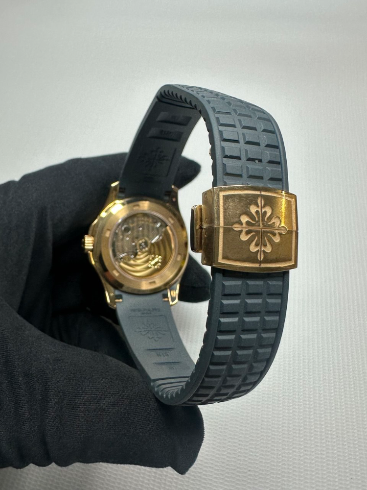 Часы Patek Philippe AQUANAUT 5261R-001
