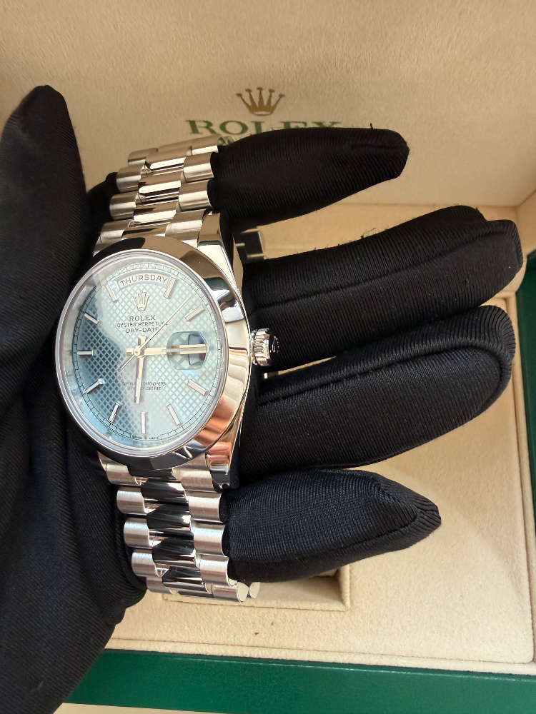 Часы Rolex Day-Date 40 mm Platinum 228206-0004