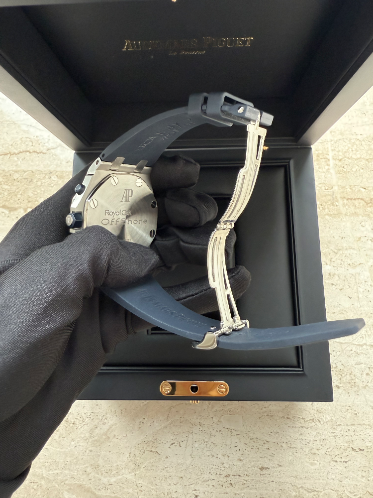 Часы AUDEMARS PIGUET ROYAL OAK OFFSHORE NAVY CHRONOGRAPH 26170ST.OO.D305CR.01