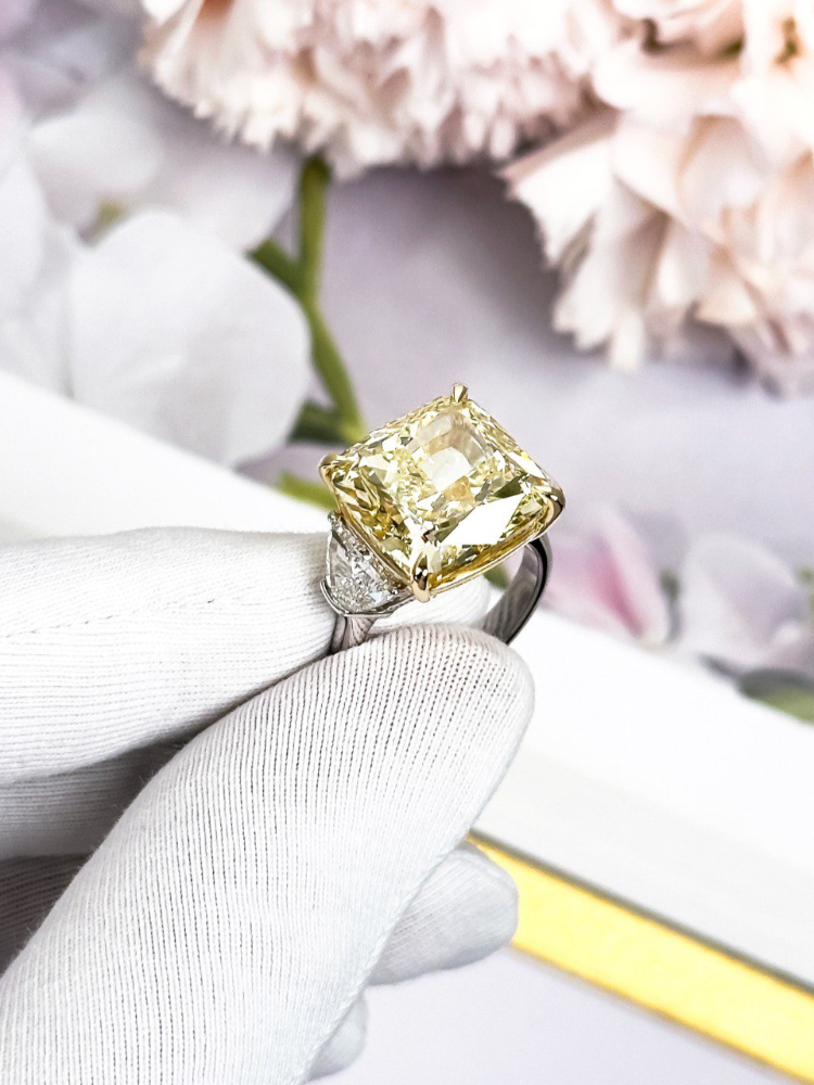 Кольцо No name Cushion Diamond 15.12ct FIY/VVS2 GIA