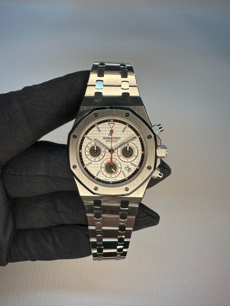 Часы AUDEMARS PIGUET Royal Oak Chronograph 39 mm 26300ST.OO.1110ST.06