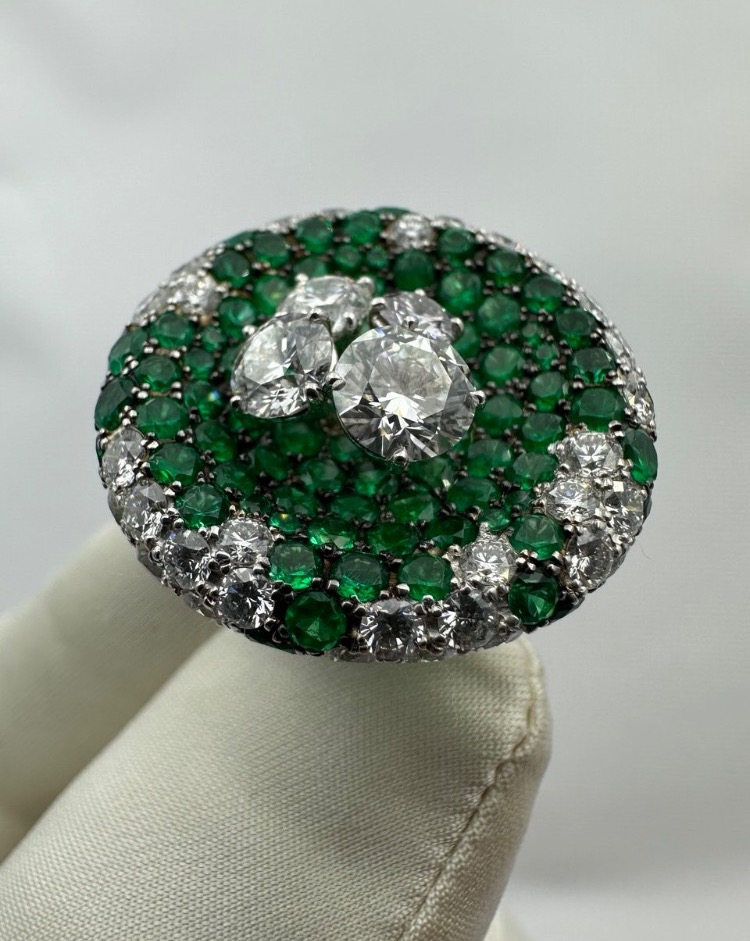Кольцо De Grisogono из эксклюзивной коллекции Emerald and diamond