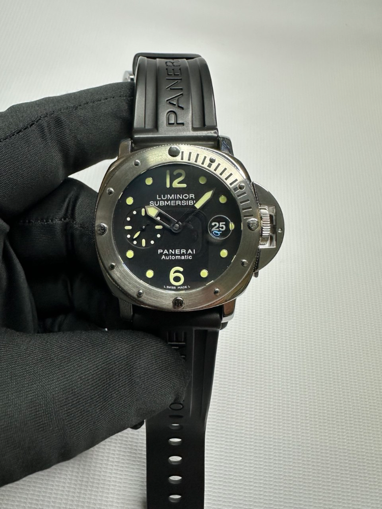 Часы Panerai Officine Contemporary Luminor Submersible PAM 00024