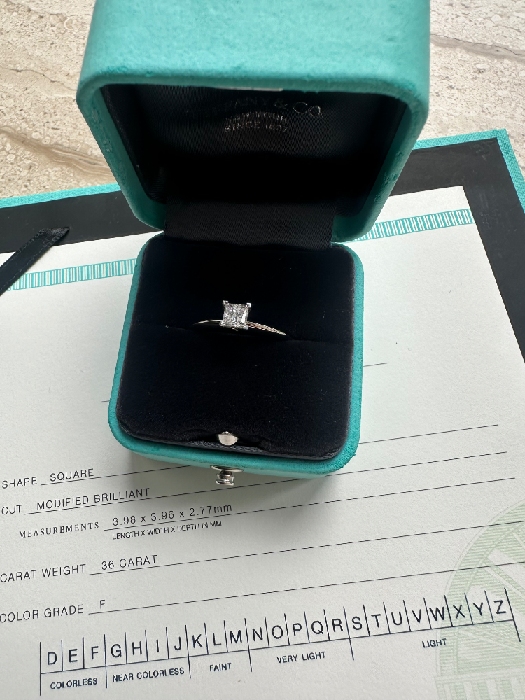 Кольцо Tiffany&Co. Tiffany True® Engagement Ring with a Tiffany True Diamond 0 36ct F/SI1 in Platinum