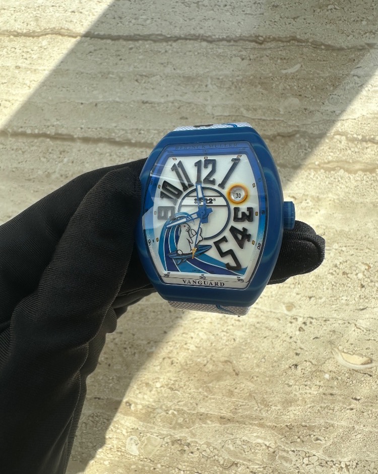 Часы Franck Muller Vanguard Beach Fxxking Rabbits V41SCDTBEACHFR2BUGF1