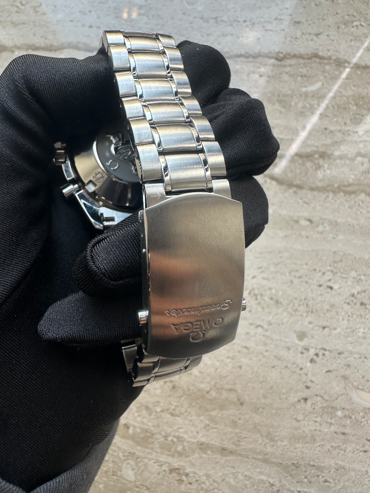 Часы Omega SPEEDMASTER DATE / DAY‑DATE 40 ММ 3220.50.00