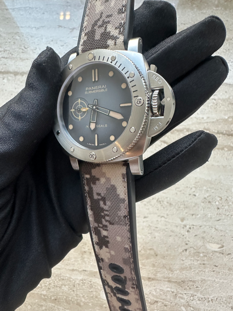 Часы Panerai Submersible QuarantaQuattro Navy SEALs PAM01518