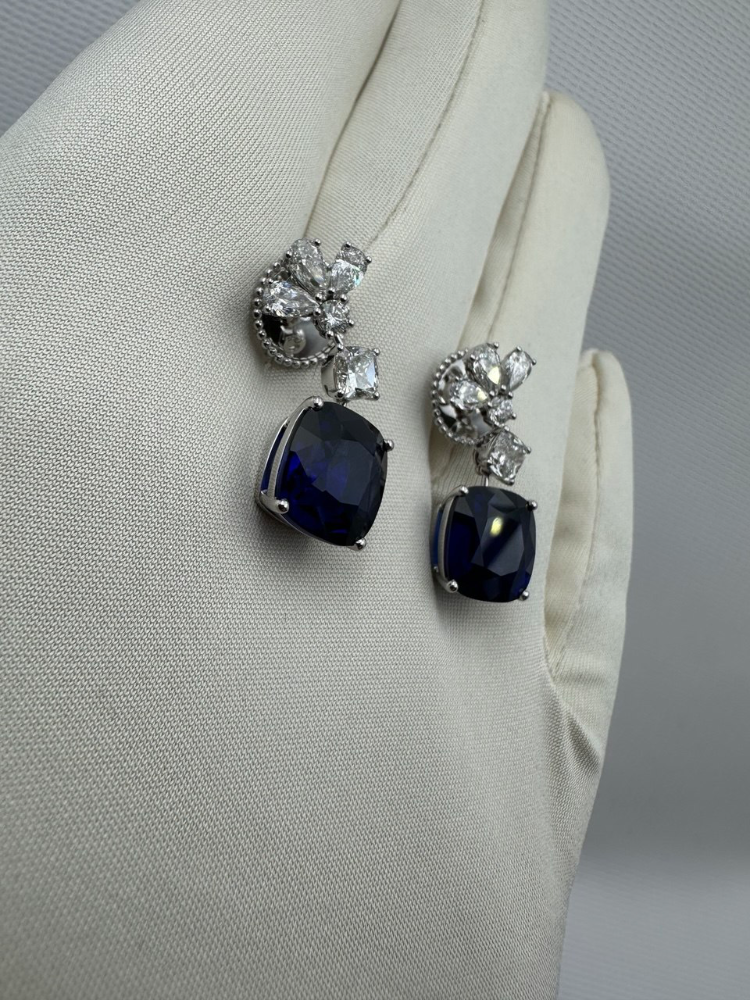 Серьги No name с сапфирами 7 18/6 64ct Vivid to deep blue.