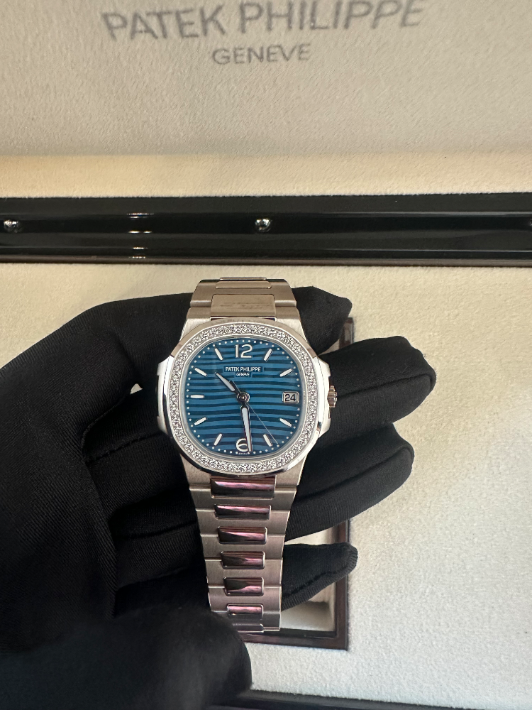 Часы Patek Philippe NAUTILUS 7010/1G-013
